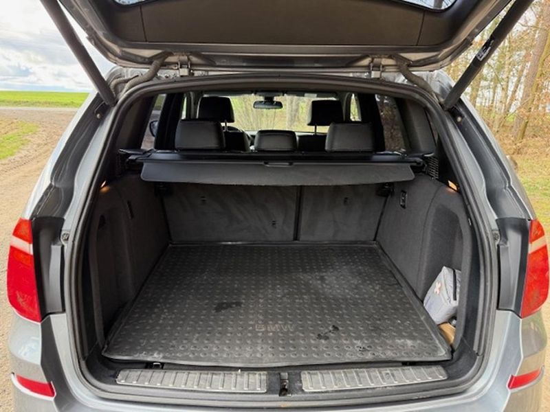 BMW X3 xDrive 20D M-Paket - fotka 33 z 37