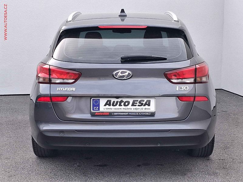 Hyundai i30 (2017) 1.4 T-GDi, 2.maj,ČR, Style - fotka 5 z 21