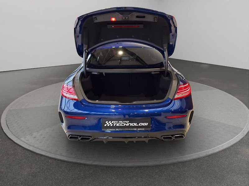 Mercedes-Benz Třídy C (2018) Mercedes-AMG C 63 kupé - fotka 22 z 22
