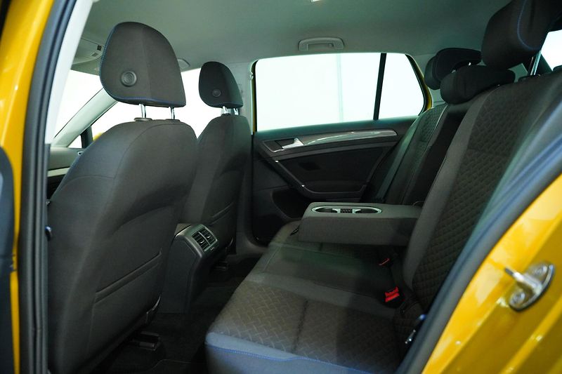 Volkswagen Golf - fotka 27 z 28