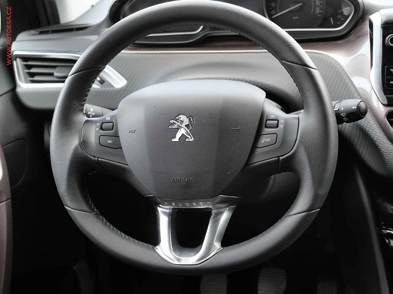Peugeot 2008 (2013) 1.4HDi, ČR, Active, TZ, navi - fotka 13 z 21