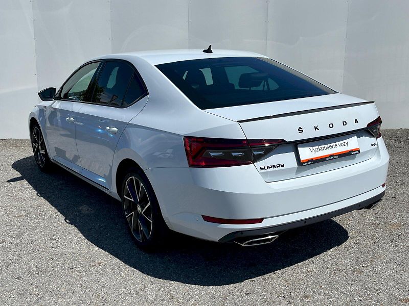 Škoda Superb (2022) 2.0 TSI 206kW SportLine 4x4 DS - fotka 27 z 27