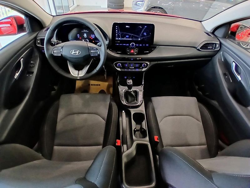 Hyundai i30 (2026) 1,0 T-GDI COMFORT - fotka 9 z 11