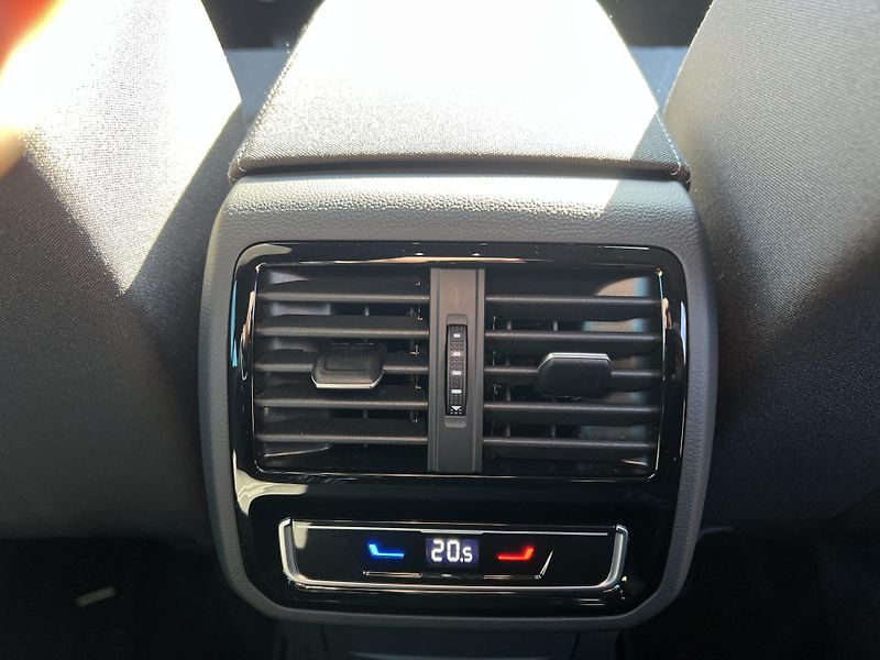 Volkswagen Passat 2.0 TDi 147kw ACC kamera tažné - fotka 14 z 25