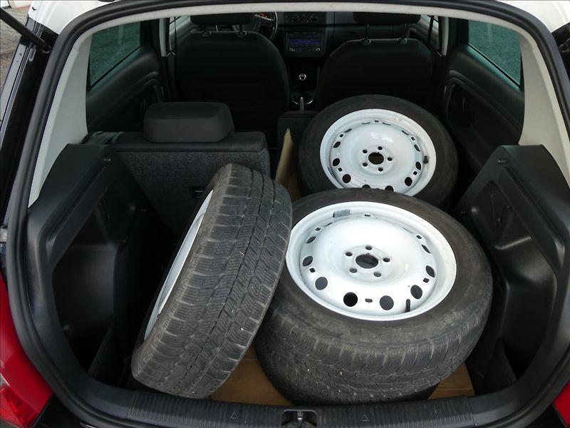 Škoda Fabia 1,2 TSi, 2 x kola, po servise - fotka 19 z 45