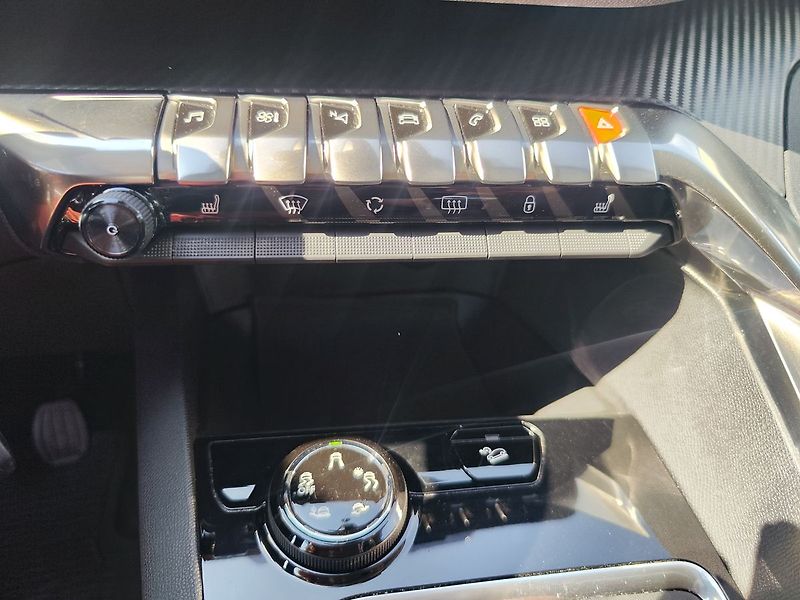 Peugeot 3008 1.5 HDi/96kW Active - fotka 21 z 33