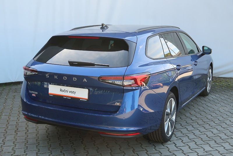 Škoda Superb (2024) Combi Selection 1,5 TSi / 150 - fotka 31 z 33