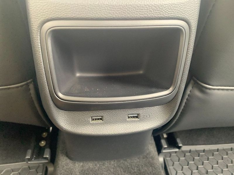 MG ZS Elegance 1,0 TGI 82 kW 2WD 6MT - fotka 17 z 24