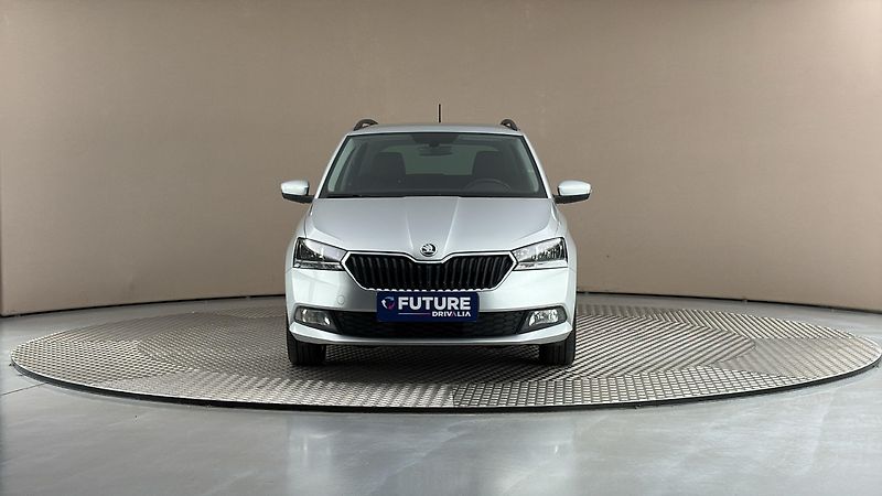 Škoda Fabia 1.0 TSI Ambition Combi - fotka 3 z 24