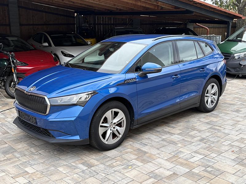 Škoda Enyaq (2021) 60, tazne, Race Blue - fotka 1 z 14