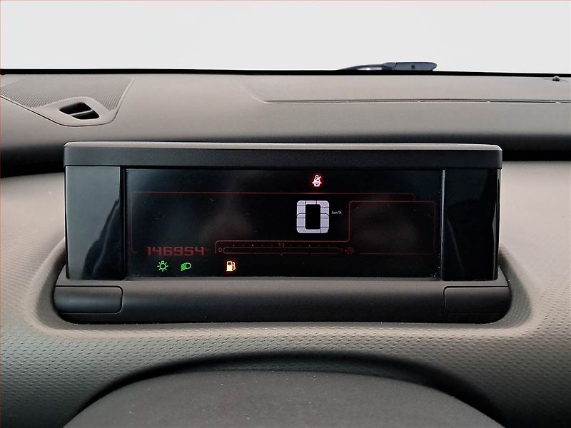 Citroën C4 Cactus (2016) 1.2 PureTech, Navi, Tempomat - fotka 11 z 17