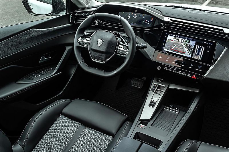 Peugeot 308 1,2 ALLURE Hybrid 145 e-DCS6 - fotka 8 z 18