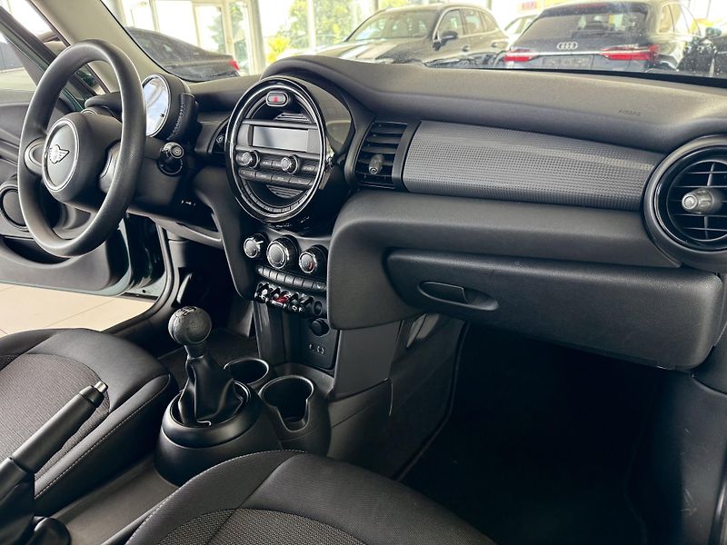 Mini Cooper 1,5T 100kW*VyhřívanáSedadla - fotka 13 z 29