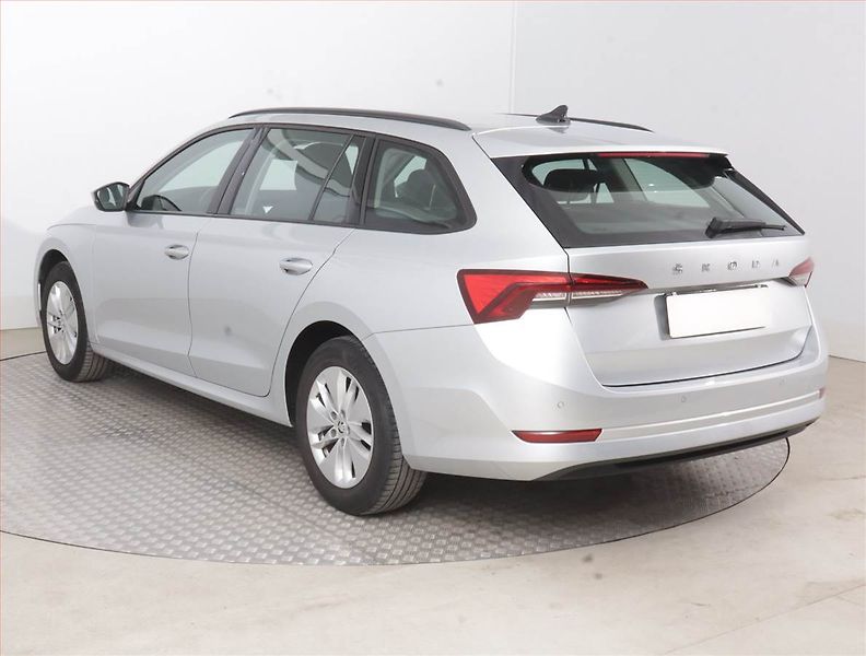 Škoda Octavia (2023) Ambition 2.0 TDI, ČR,1.maj - fotka 4 z 15