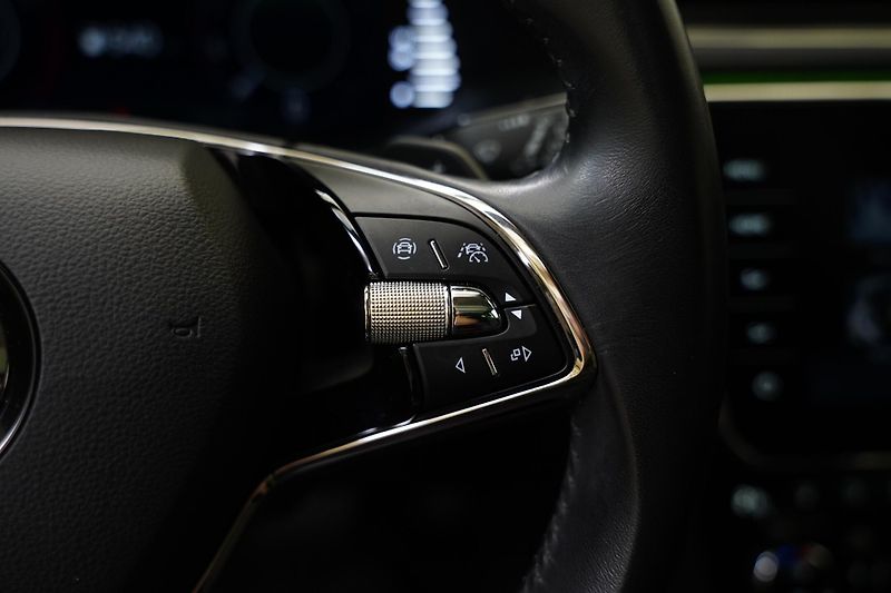 Škoda Superb - fotka 17 z 29