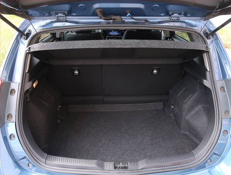 Toyota Auris (2016) 1.6 Valvematic, Serv.kniha - fotka 13 z 20