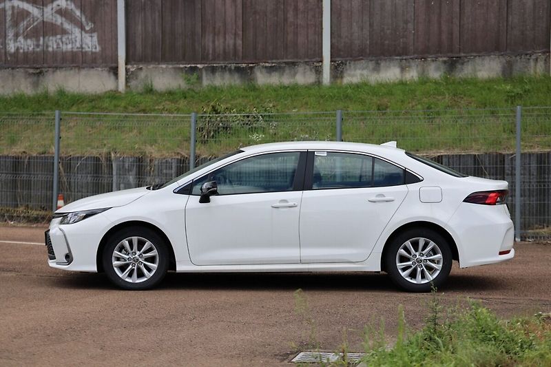 Toyota Corolla Sedan Comfort Limited - fotka 7 z 24
