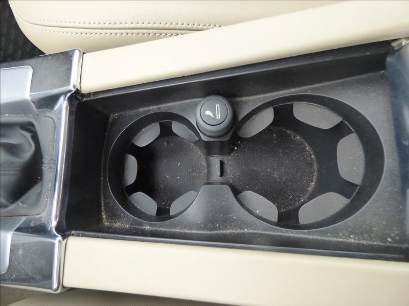 Volvo XC60 2,0 D3  Summum - fotka 14 z 34