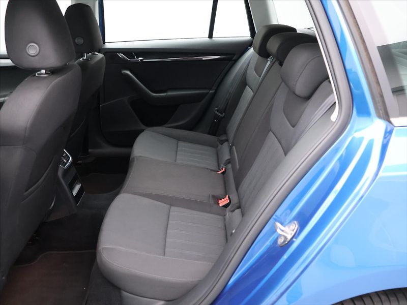 Škoda Octavia 2,0 TDI 110kW Style CZ - fotka 14 z 31