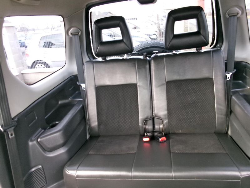 Suzuki Jimny (2006) 1,3i KLIMA ALU VÝHŘEV TAŽNÉ - fotka 16 z 34
