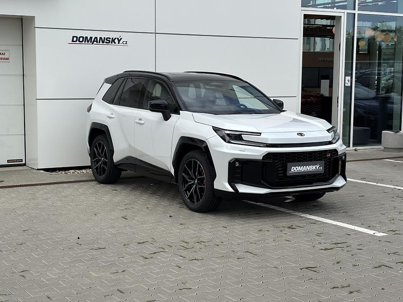 Toyota RAV4 (2026) GR SPORT 2,5 HEV 4X4 AT - fotka 2 z 14