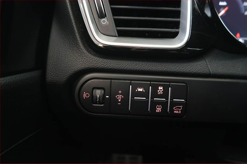 Kia XCeed (2022) 1.6 CRDi MHEV, AUTOMAT - fotka 18 z 20