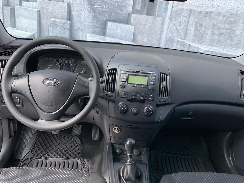 Hyundai i30 (2010) 1.4i, 80KW          - fotka 14 z 19