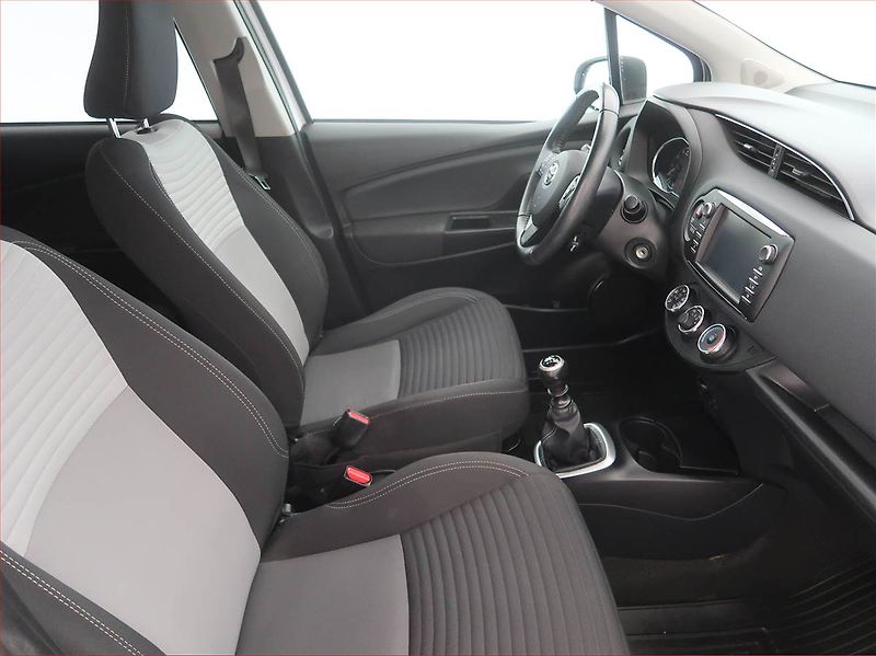 Toyota Yaris (2018) 1.5 Dual VVT-i, Serv.kniha - fotka 7 z 14