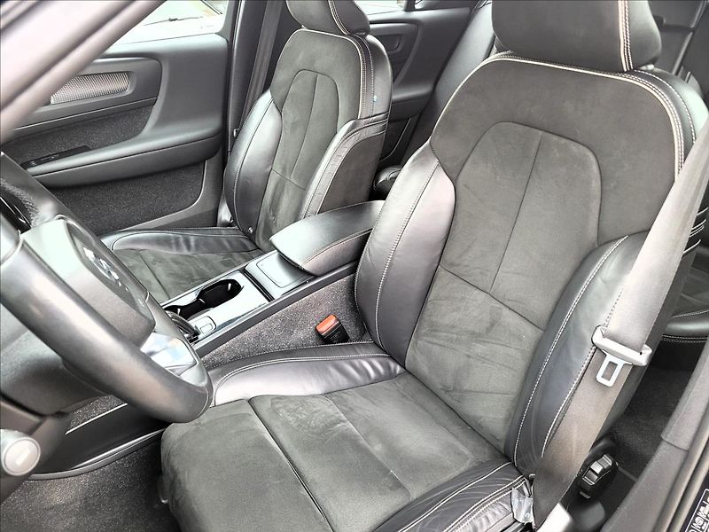 Volvo XC40 0,0 twin plus 300kw 78kWH 4x4 - fotka 8 z 49