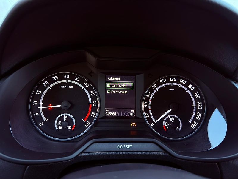 Škoda Octavia 2.0 TDi RS DSG, Pano, Memory - fotka 21 z 34