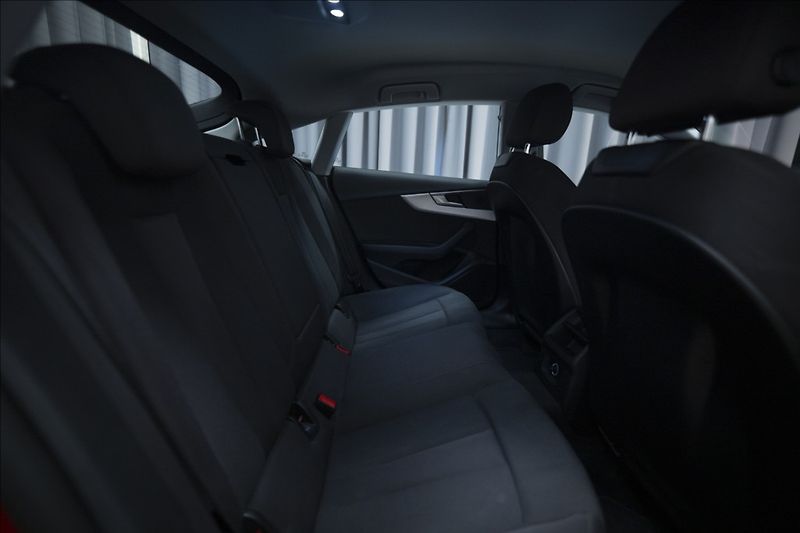 Audi A5 2,0 TDI SPORTBACK NAVI KAMERA - fotka 11 z 44