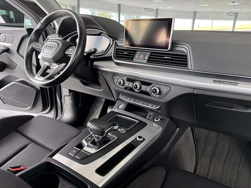 Audi Q5 45TFSI Q*Virtual*Panoram*Tažné - fotka 14 z 36