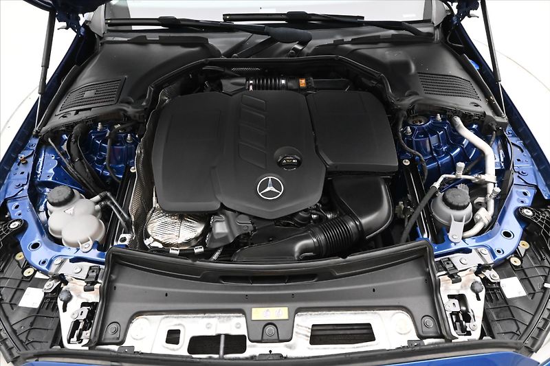 Mercedes-Benz Třídy C 2,0 220d 147kW 4MATIC AVANTGAR - fotka 9 z 31
