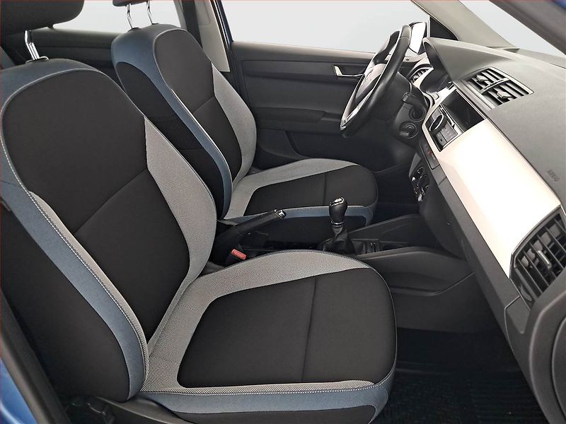Škoda Fabia (2015) Ambition 1.2 TSI, ČR,1.maj - fotka 9 z 14