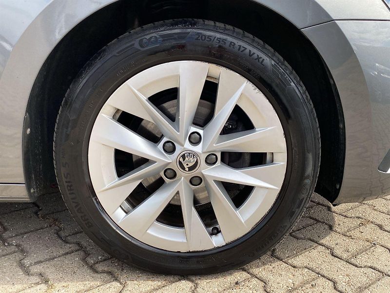 Škoda Octavia (2023) Combi 2.0 TDI DSG Style + - fotka 28 z 32