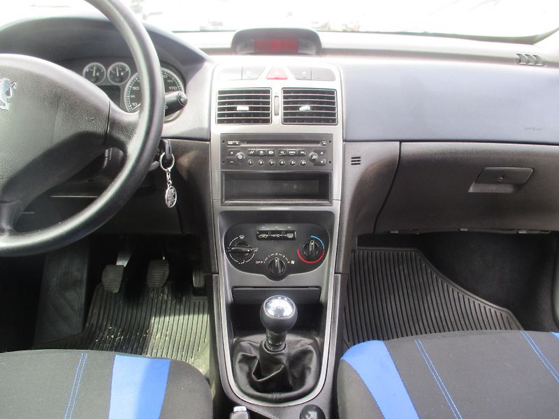 Peugeot 307 (2002) 1,6 servis doložen - fotka 6 z 11