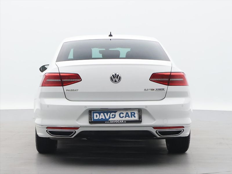 Volkswagen Passat 2,0 TDI 140kW DSG R-line CZ - fotka 6 z 27