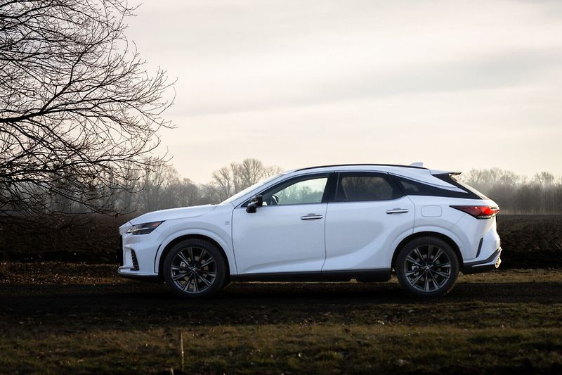 Lexus RX 450h plus 450h+ 2,5 PHEV F SPORT DESIGN - fotka 3 z 30