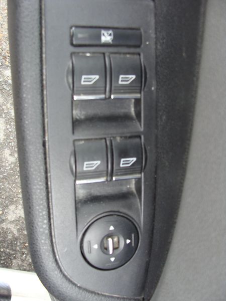 Ford Focus 1.6i, 74 kW, klimatizace - fotka 14 z 24