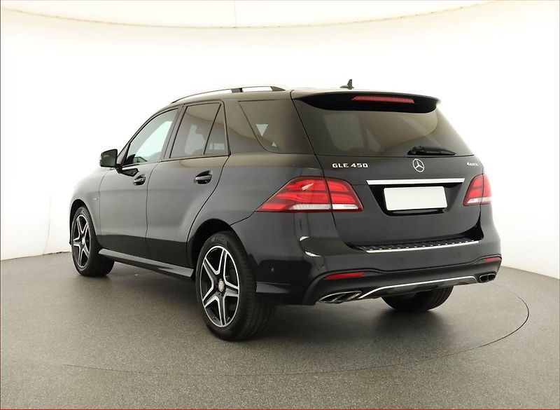 Mercedes-Benz GLE (2016) AMG line 450 AMG, AMG Line - fotka 4 z 21