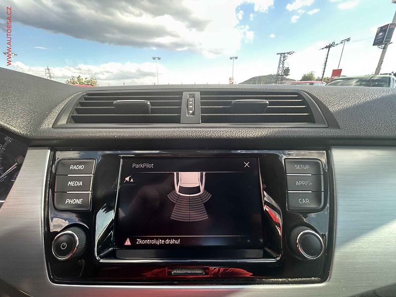 Škoda Fabia (2019) 1.0TSi, ČR, AC, ACC - fotka 15 z 15