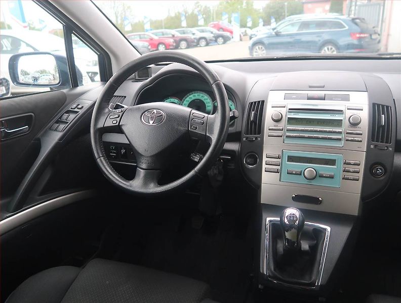 Toyota Corolla Verso (2004) 1.8, Tempomat - fotka 7 z 14