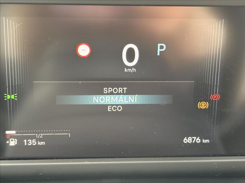 Citroën C4 1,2 MAX Petrol 130k Automatic - fotka 15 z 33