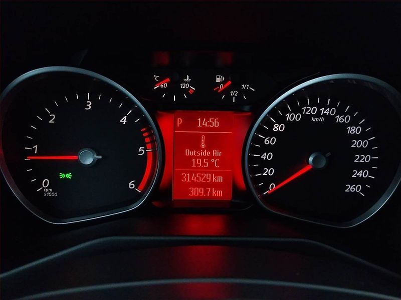 Ford Mondeo (2010) 2.0 TDCi, Automat, Tažné - fotka 11 z 20