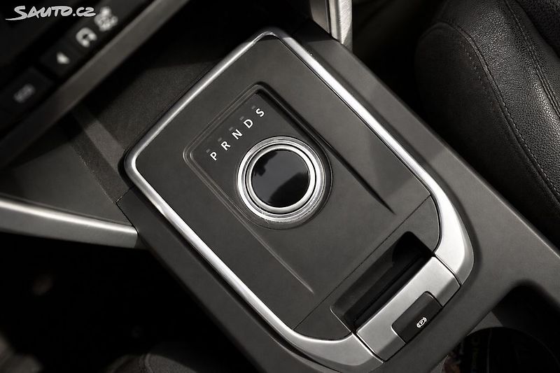 Land Rover Discovery Sport - NEPOJÍZDNÝ - fotka 12 z 28