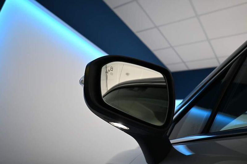 Ford Mondeo (2022) 2.0 140 KW LED SONY ACC Tažné - fotka 21 z 38