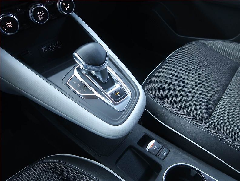 Renault Captur (2020) Intens E-Tech Plug-in, Automat - fotka 13 z 21