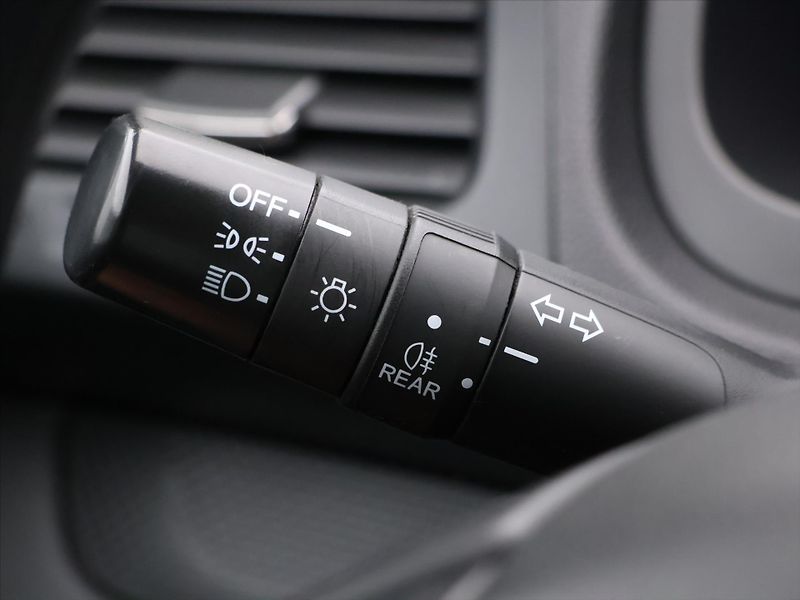 Honda CR-V 1,6 D 88kW Comfort CZ Navi - fotka 19 z 38