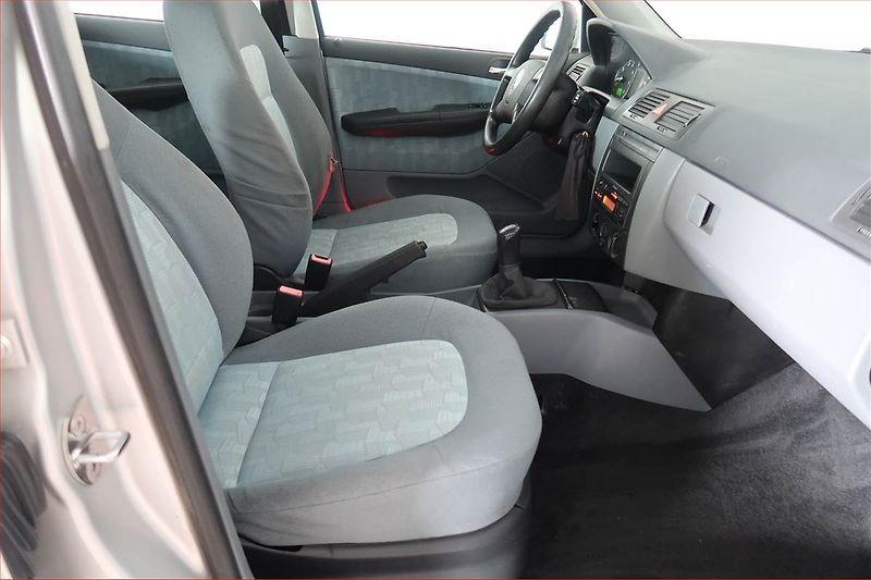 Škoda Fabia (2000) 1.4, Tažné, udržované - fotka 9 z 14