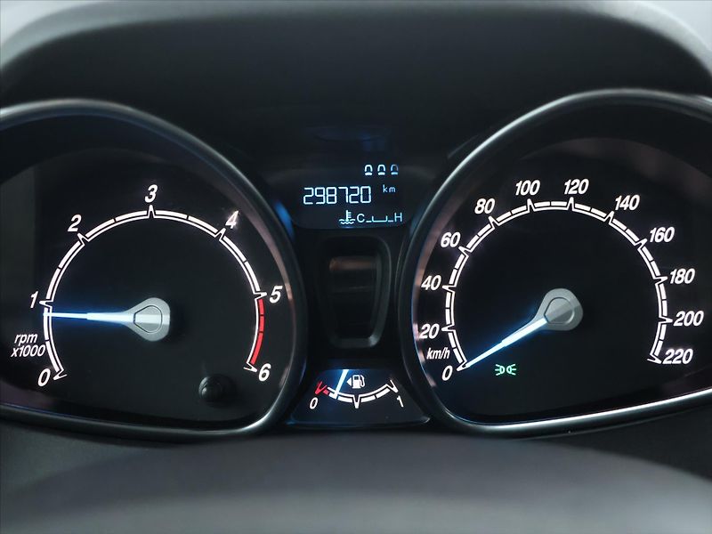 Ford Tourneo Connect 1,5 TDCi 71kW Titanium CZ - fotka 17 z 34
